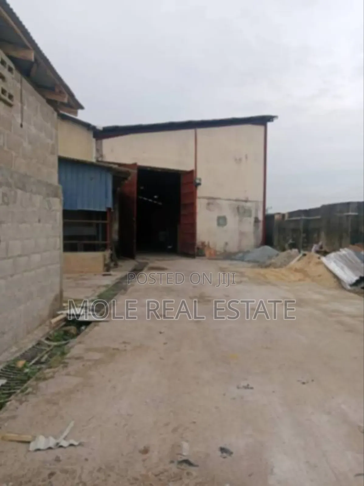 3 Plots Mushin Isolo Rd by Zenith Bank