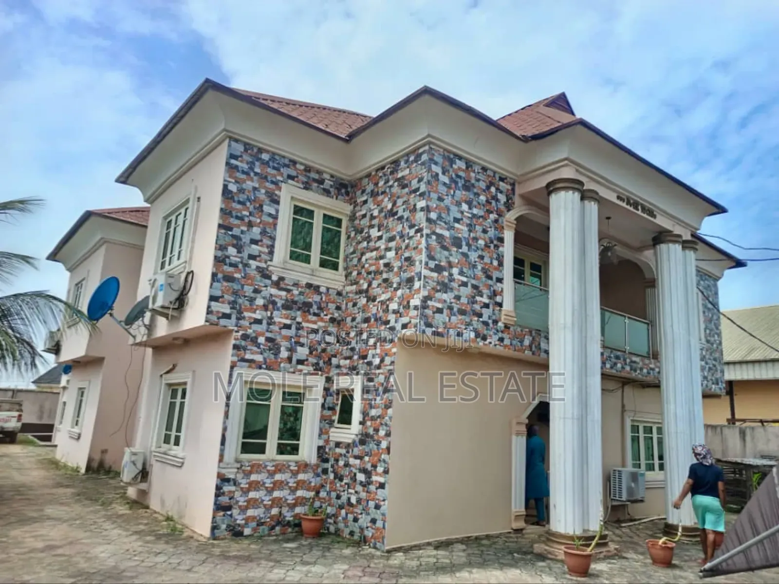 3 Block Of Flats Council Idimu Close To The Rd