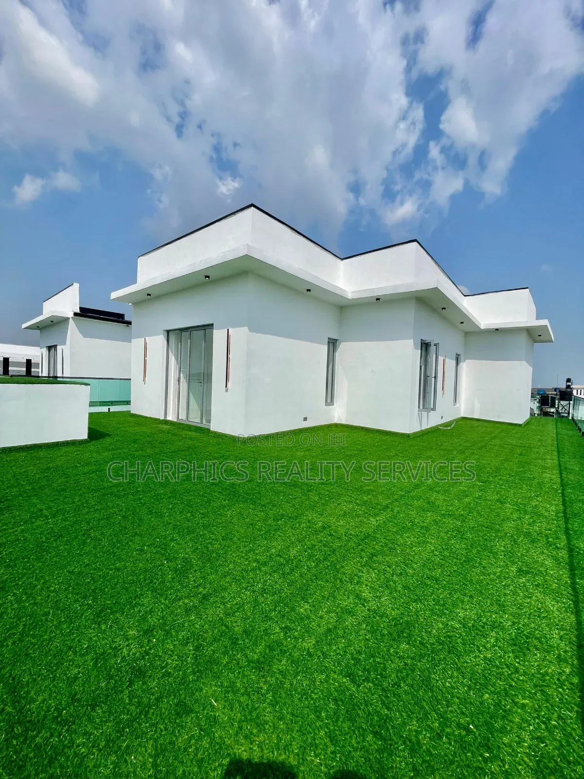 5bdrm Duplex in Lekki for sale