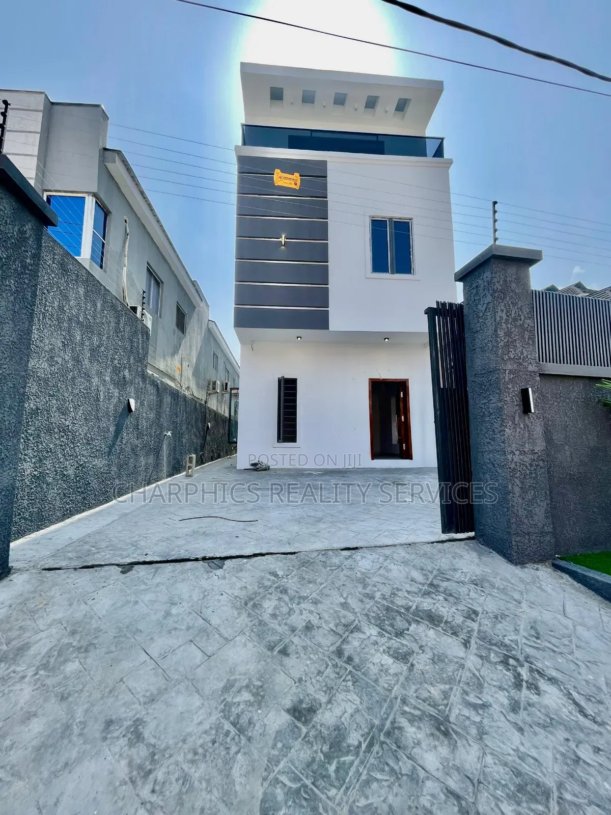 3bdrm Duplex in Lekki for sale