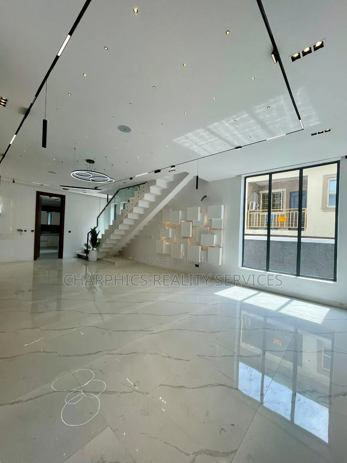 5bdrm Duplex in Ikota for sale