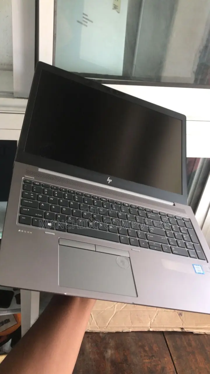Laptop HP ZBook 15u G5 16GB Intel Core I7 SSD 1T
