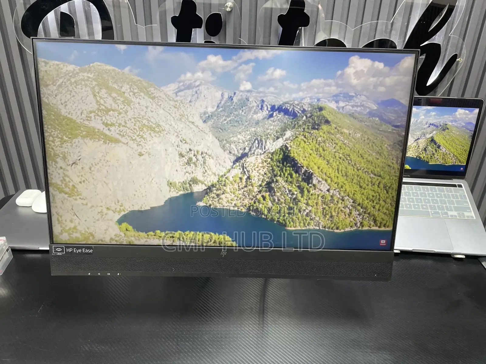 Hp 24” Eye Ease FHD Usb-C Conferencing Monitor