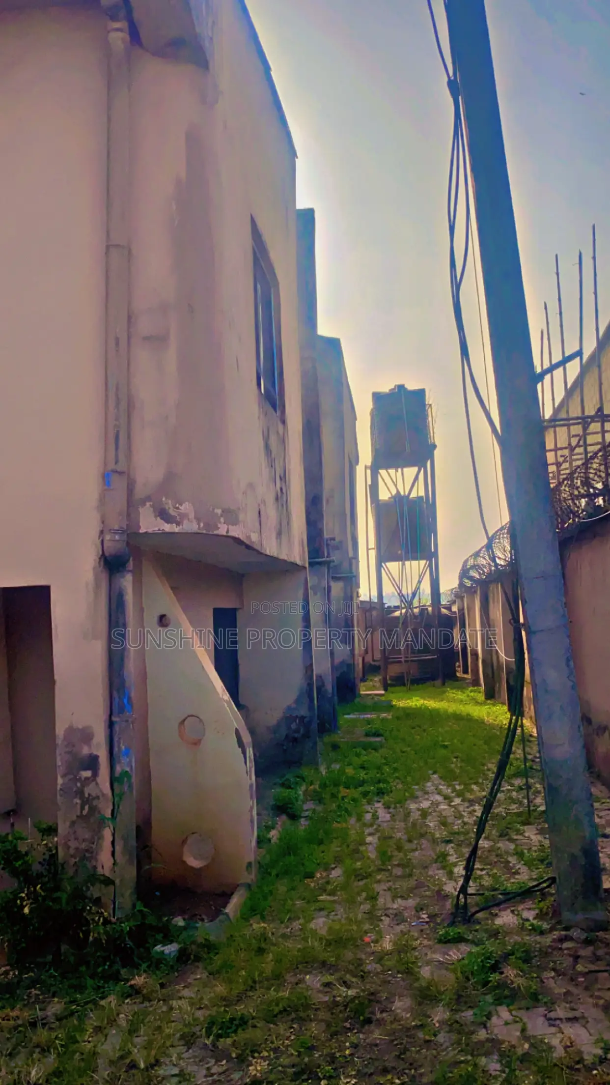4bdrm Block of Flats in Aule G R A First, Akure for sale