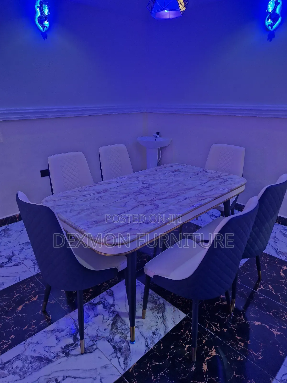 Luxury Pin Leg Dinning Table Set Plus 6chairs
