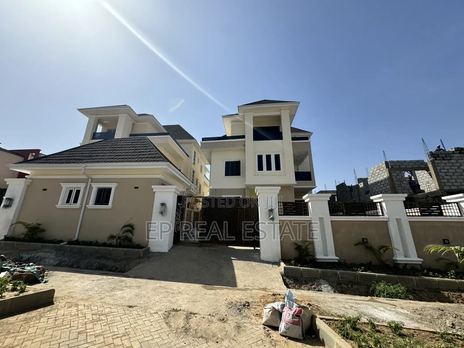 7bdrm Duplex in Guzape for sale