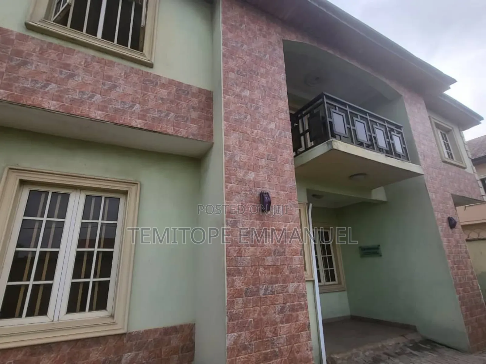 Furnished 10bdrm Duplex in Magodo Phase 1 for sale
