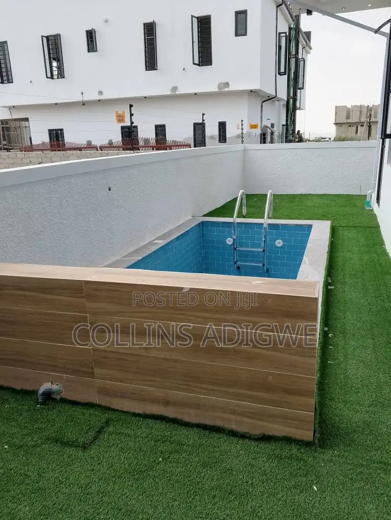 5bdrm Duplex in Flood Free Estate for sale