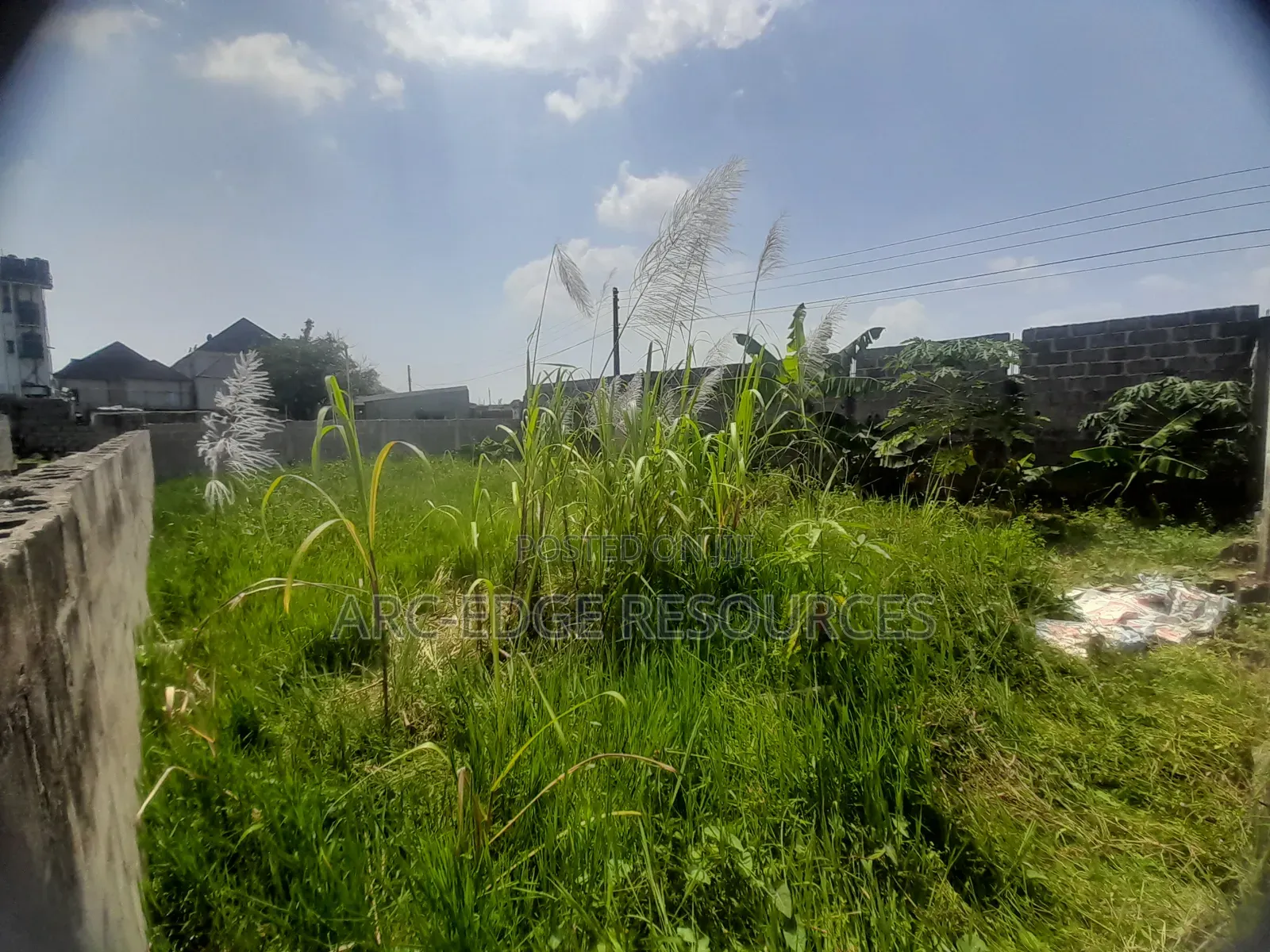 Dry Bareland Measuring 40ft by 75ft in Startimes Estate