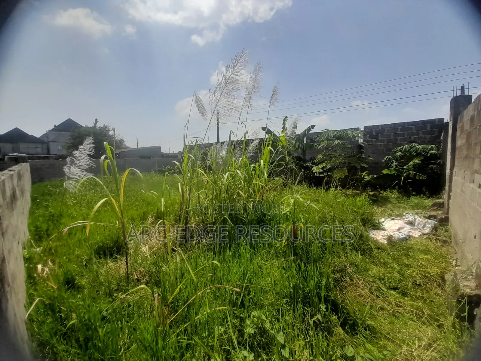Dry Bareland Measuring 40ft by 75ft in Startimes Estate