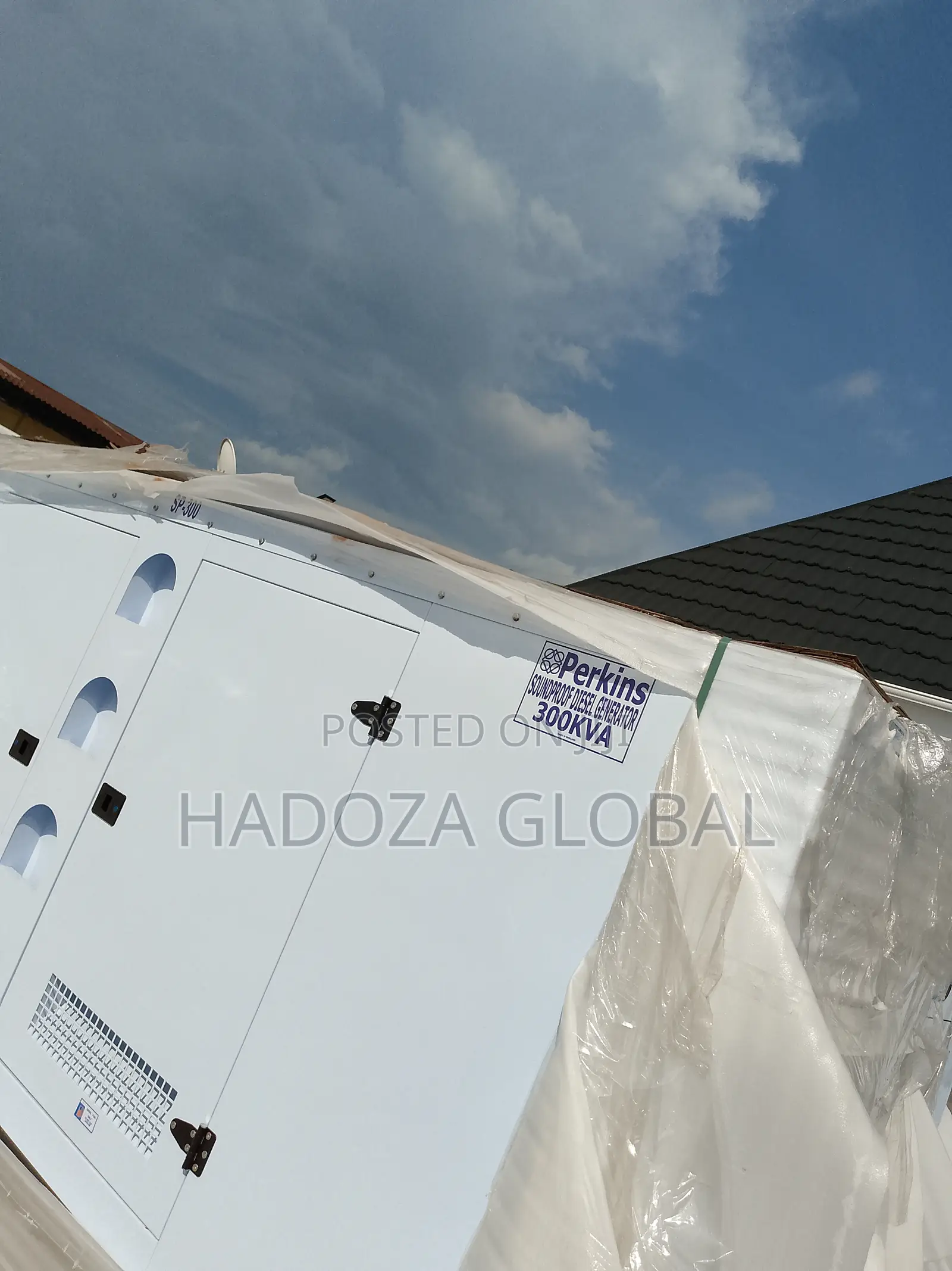 Noise-Supressed 300kva Soundproof Perkins Generator
