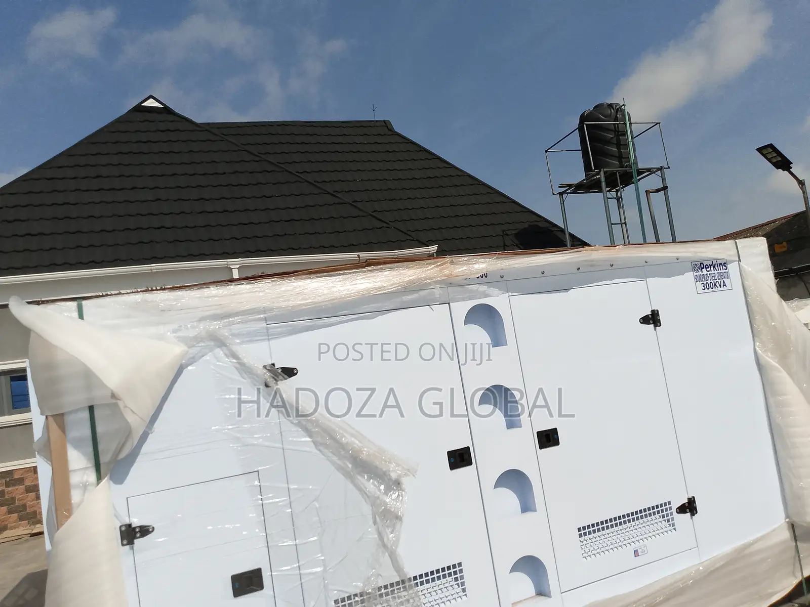 Thermal-Protected 300kva Soundproof Perkins GENERATOR