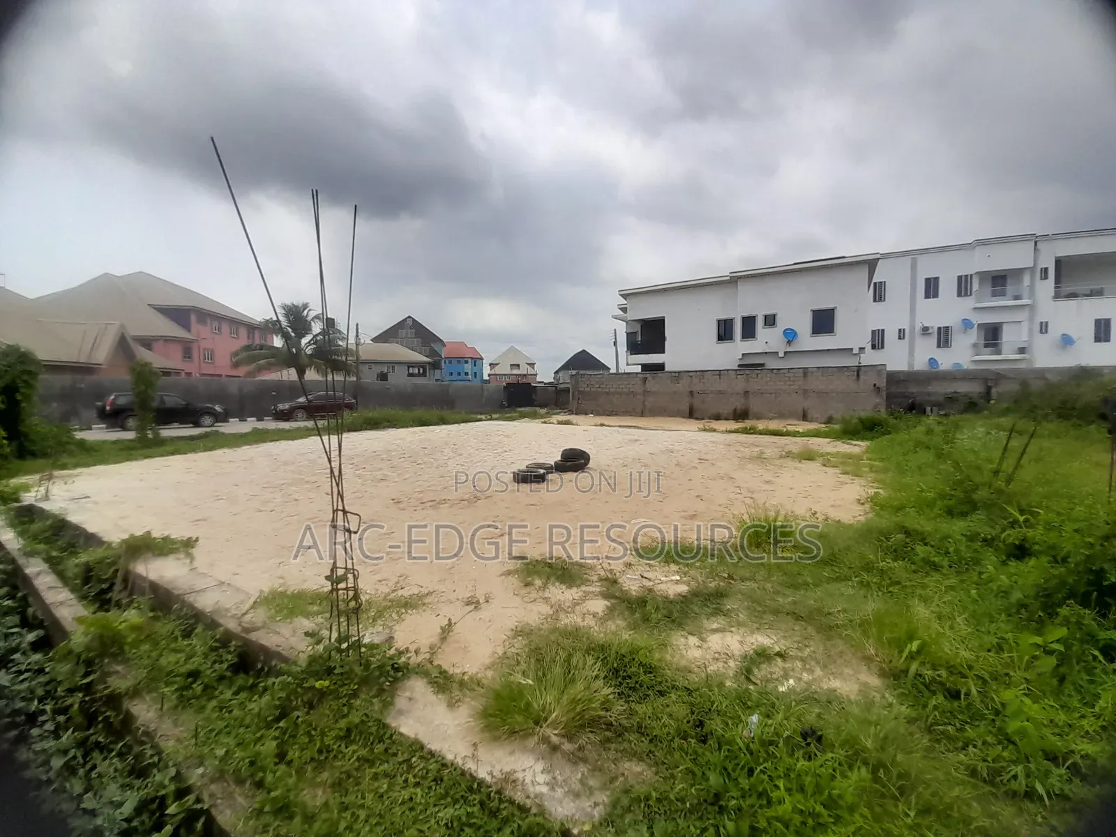 Dry Cornerpiece Land 60ft by 60ft in Greenfield