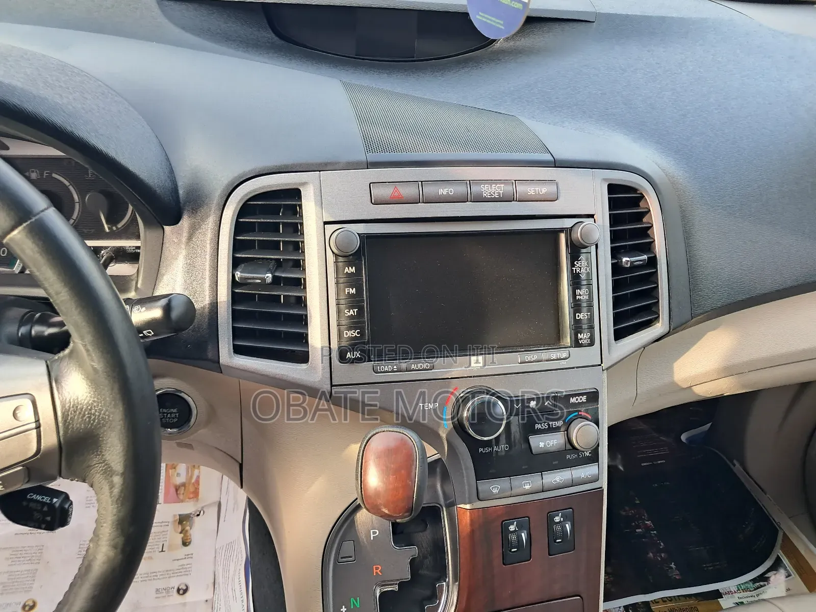 Toyota Venza V6 AWD 2010 Gold