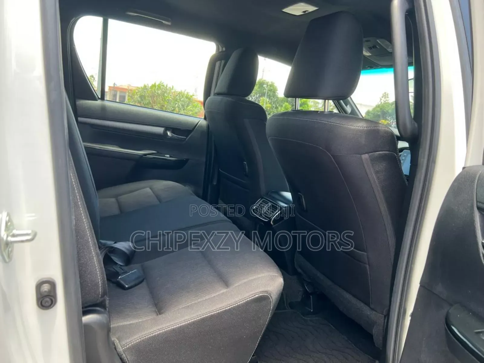 Toyota Hilux Revo Double Cab Petrol 2.7 AWD 2022 White