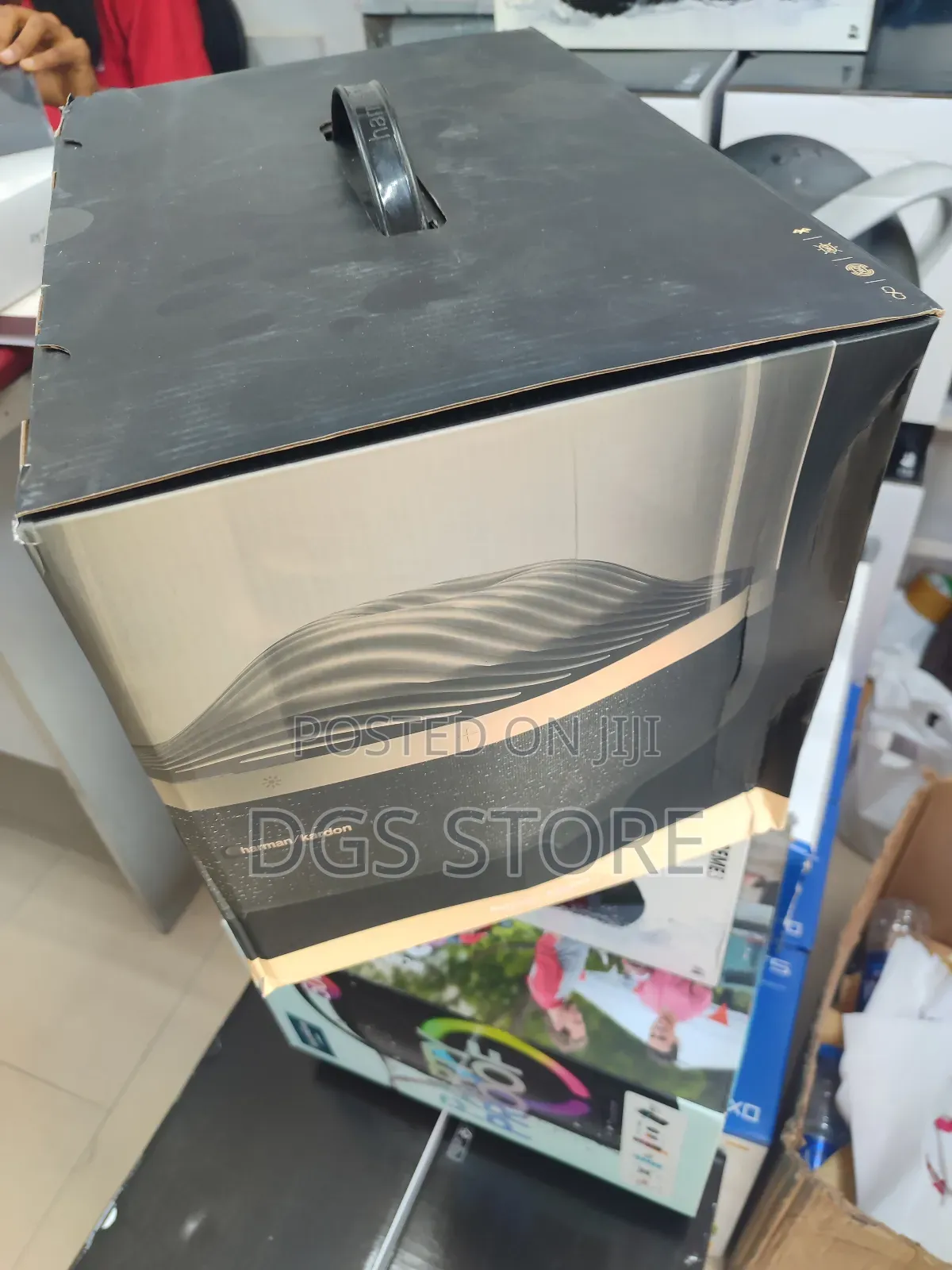 Harmon Kardon Aura Studio 3 Gold Limited Edition Bluespeaker