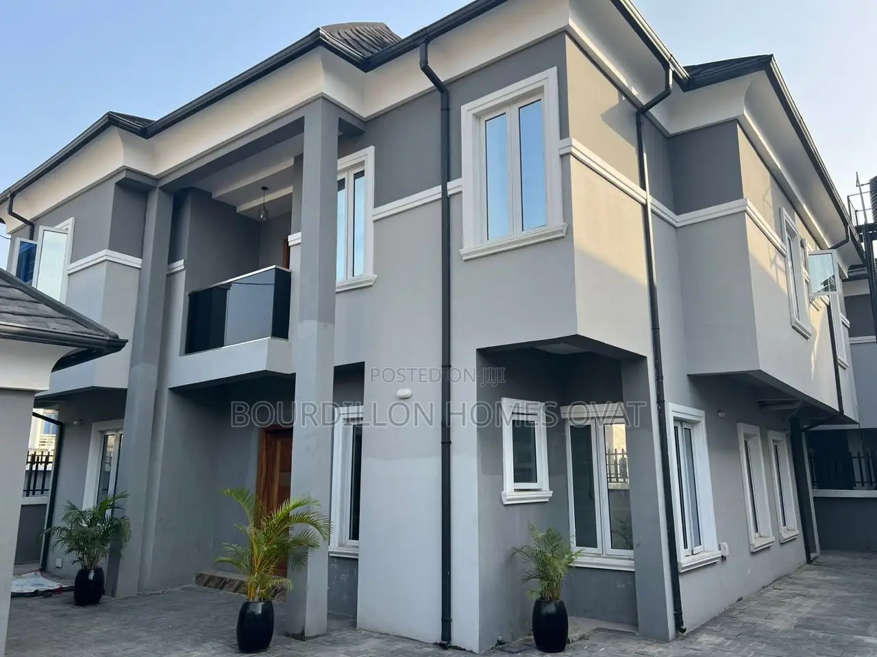 5bdrm Duplex in Ikate for sale