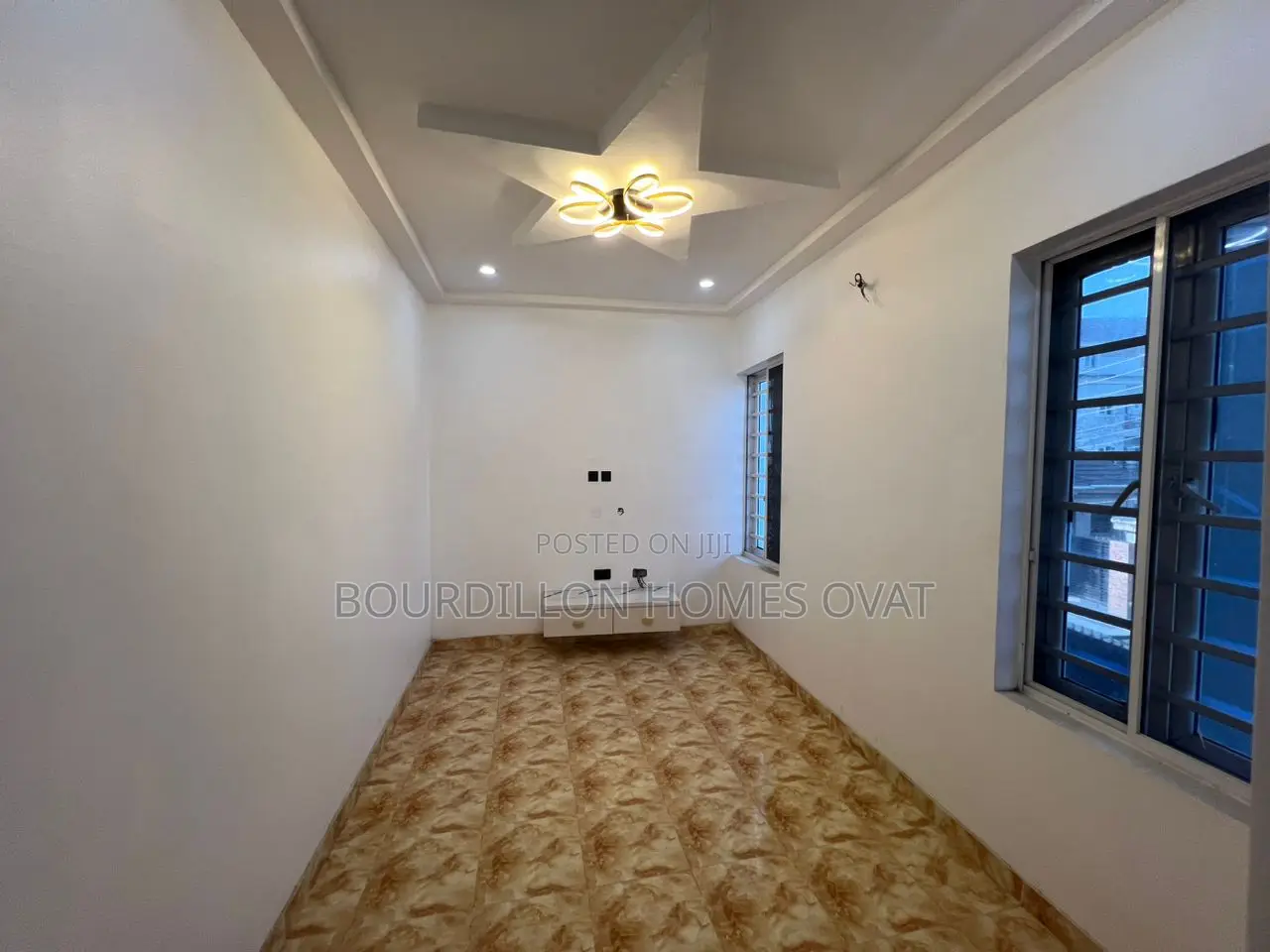5bdrm Duplex in Ikate for sale