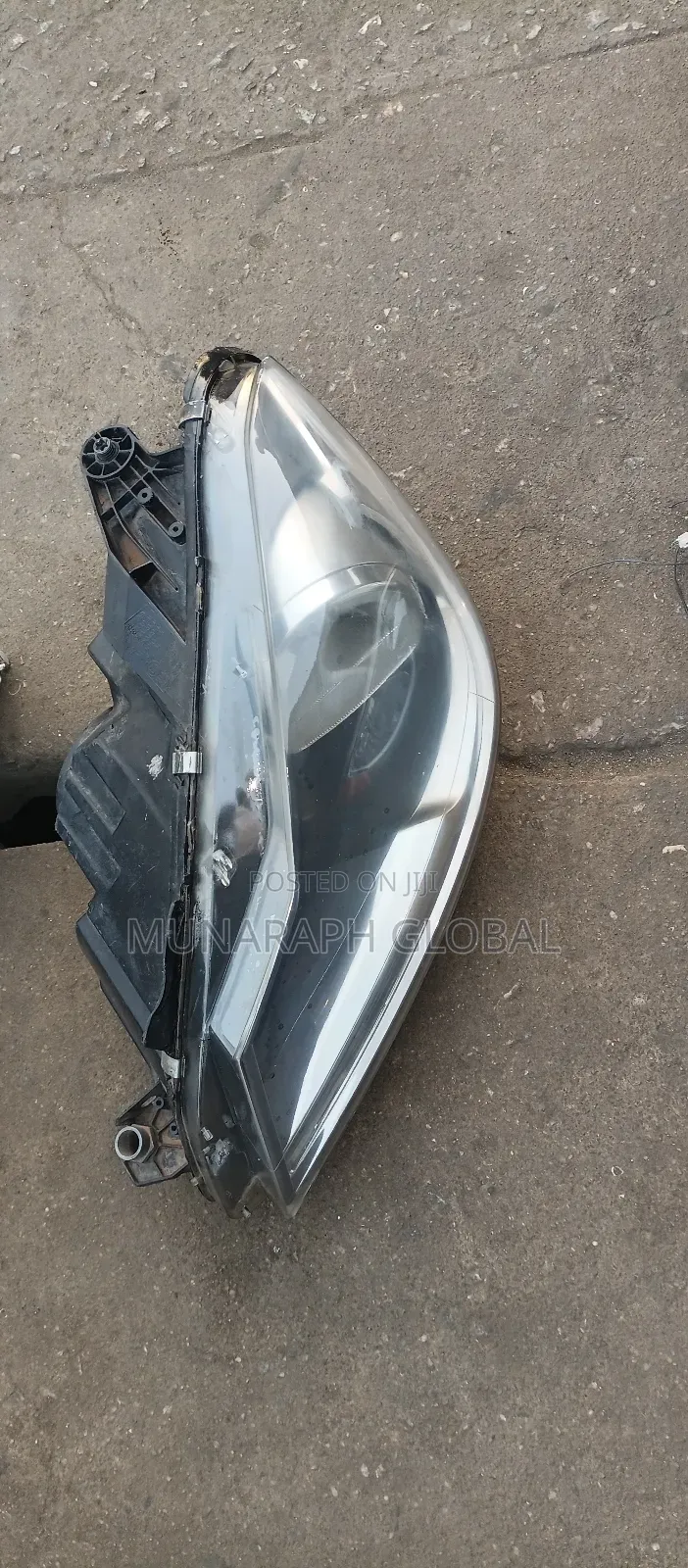 2013 C300 Mercedes Benz Halogen Headlight.