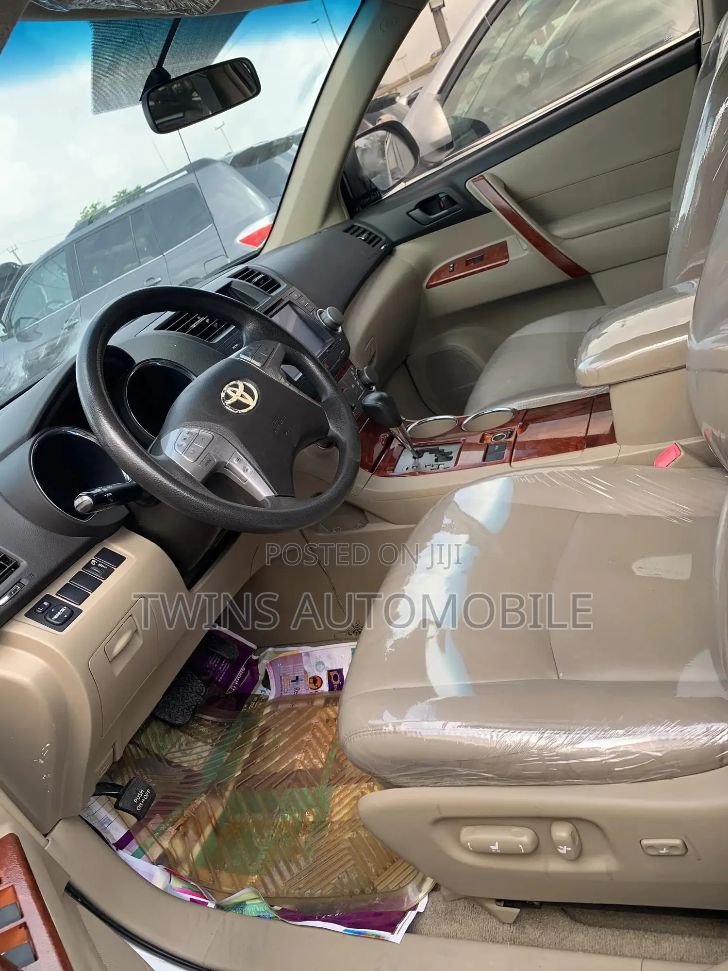 Toyota Highlander Limited 2010 White