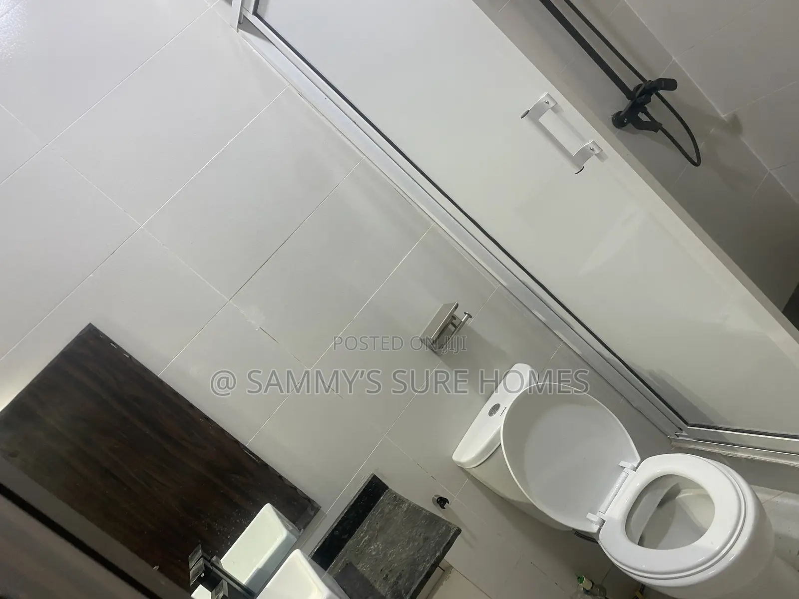 2bdrm Block of Flats in Paradise Estate, Life Camp for rent