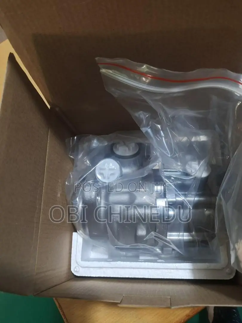 High Quality Steering Pump for Daf, Howo, Man,Benz Actros