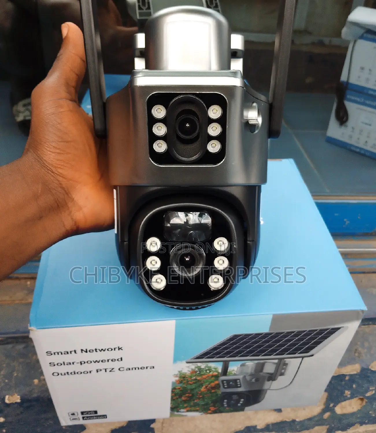 V380 Pro 4g Double Lens Solar PTZ Battery Camera