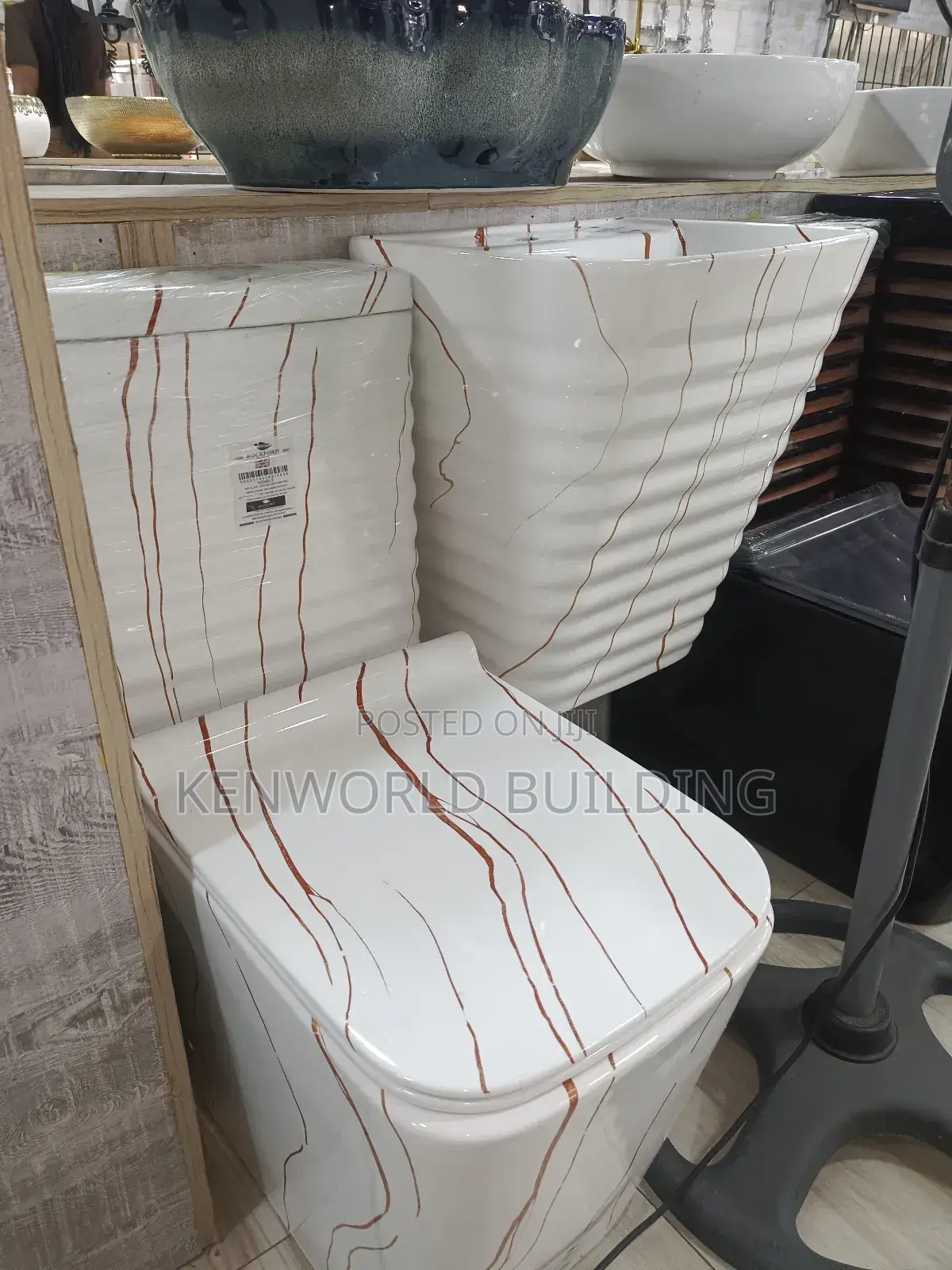 Luxurious Back to Wall Wc