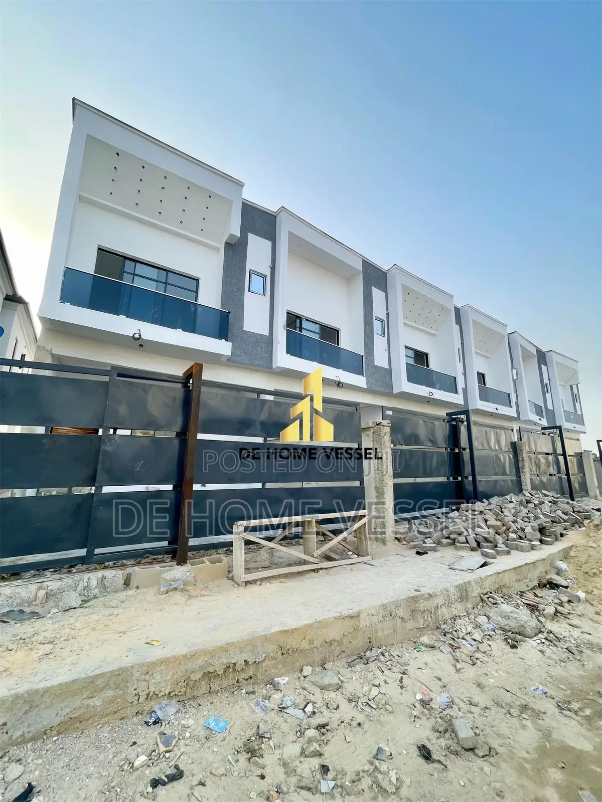 4bdrm Townhouse/Terrace in Ikota for Sale