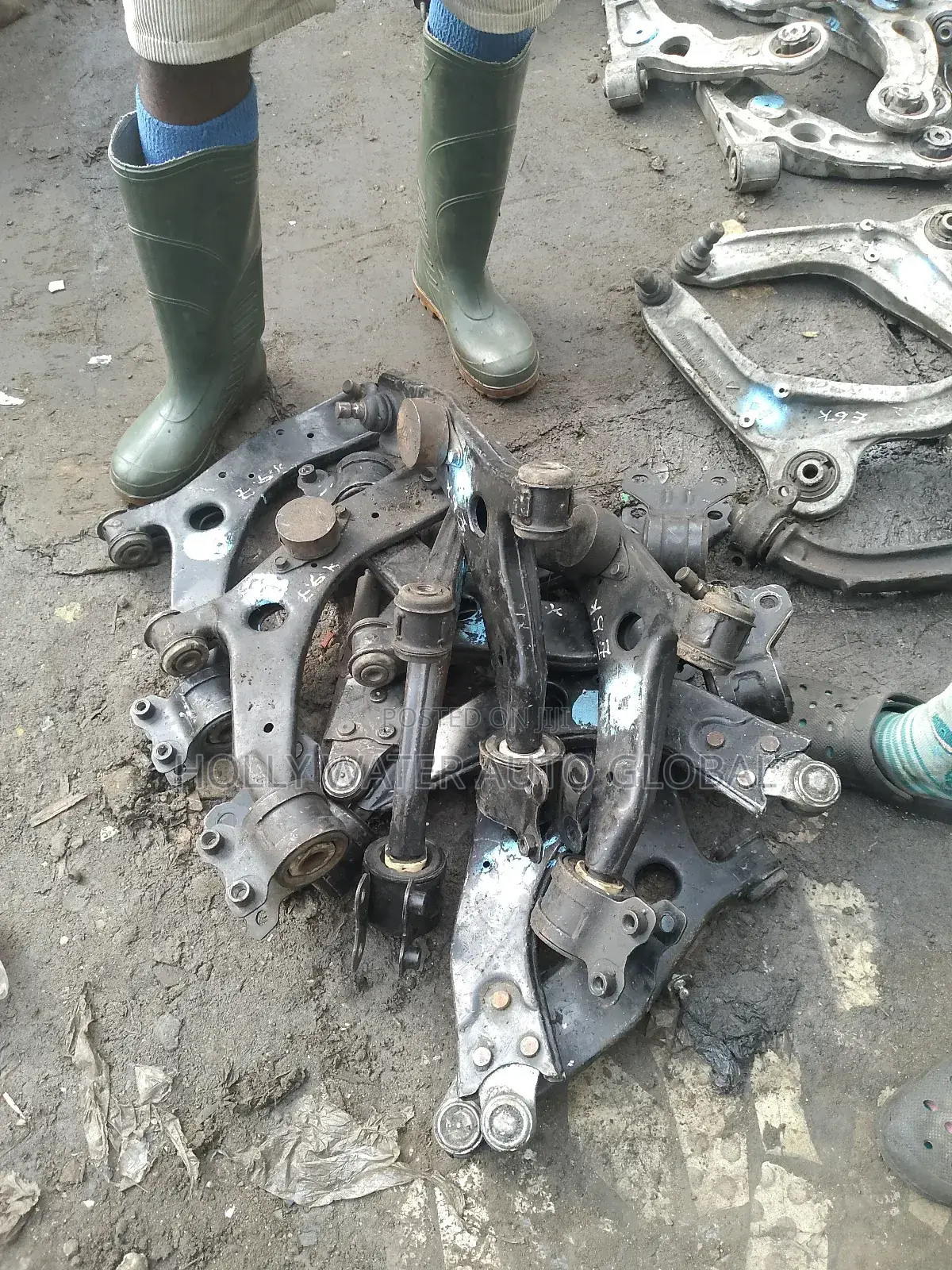 Lower Arms for Ford Escape 215