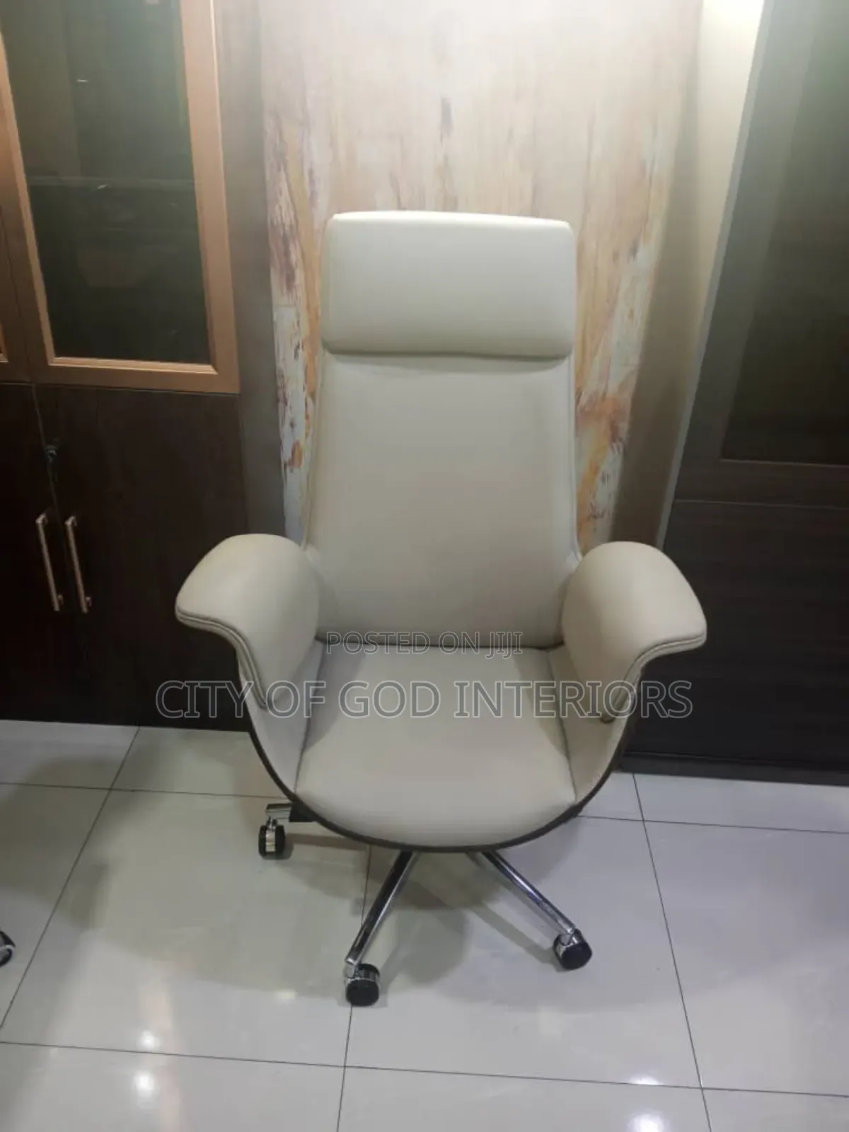High Classic Office Chair