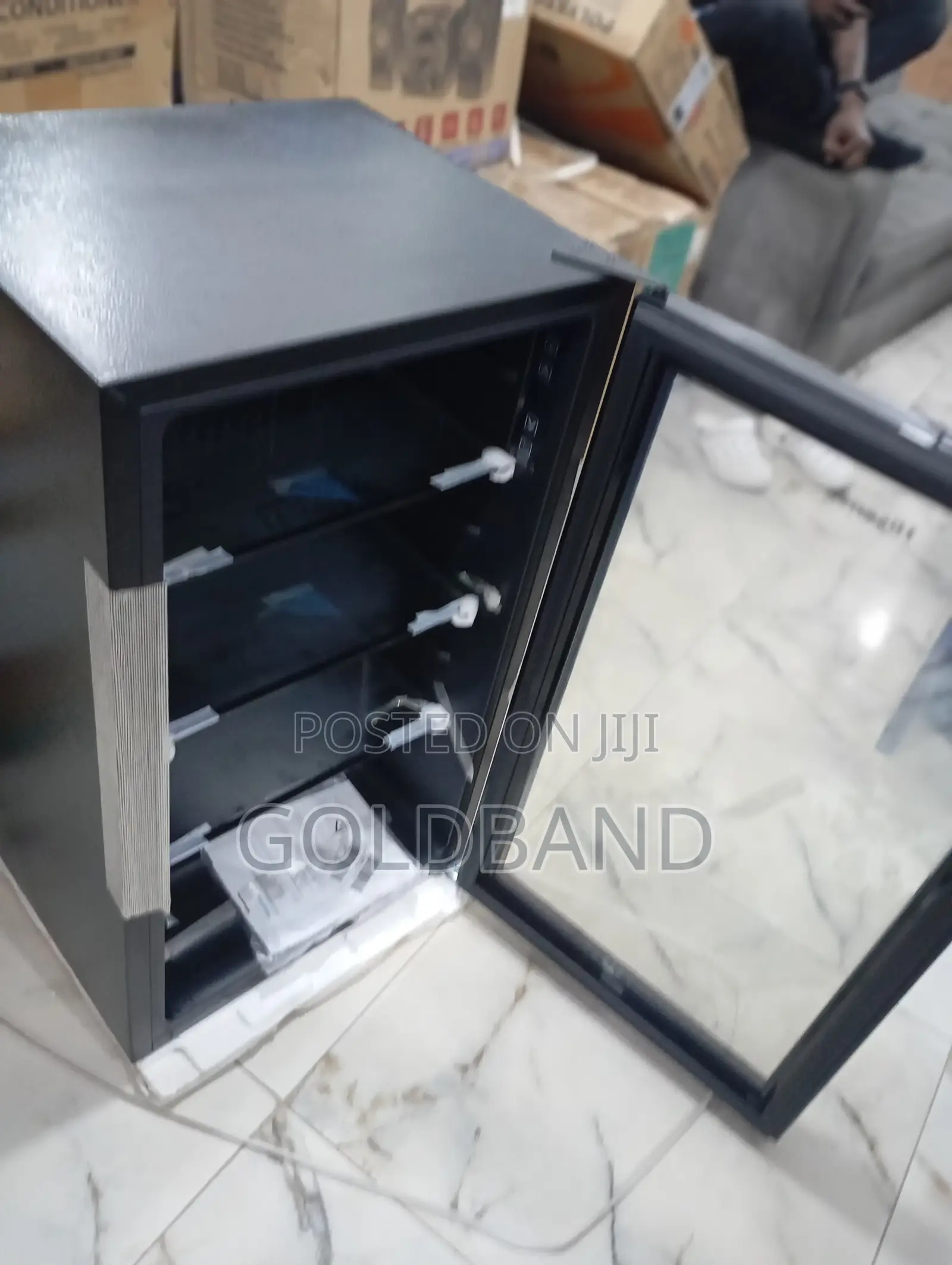 Hisense 91L Showcase Beverage Chiller (Jc-94)