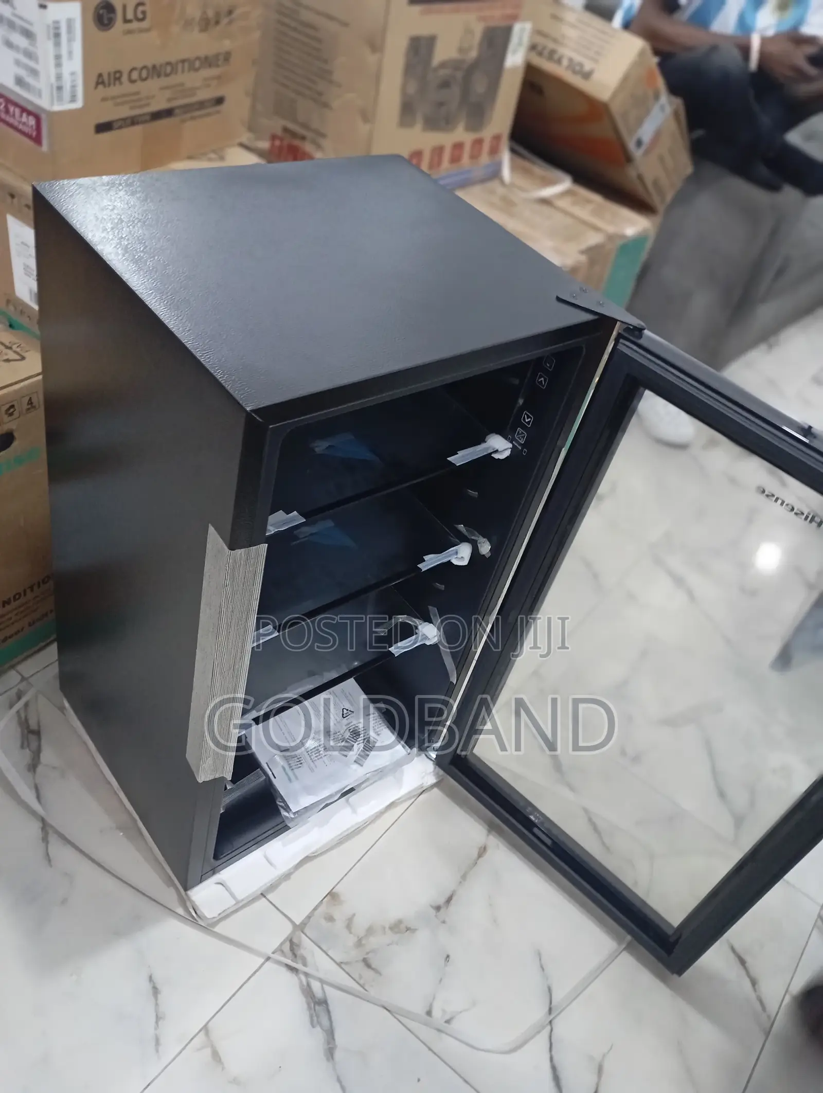 Hisense 91L Instant-Chilling Beverage Showcase Cooler Jc-94