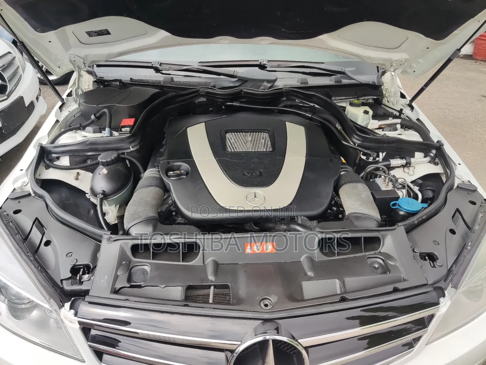 Mercedes-Benz C300 2011 Gray