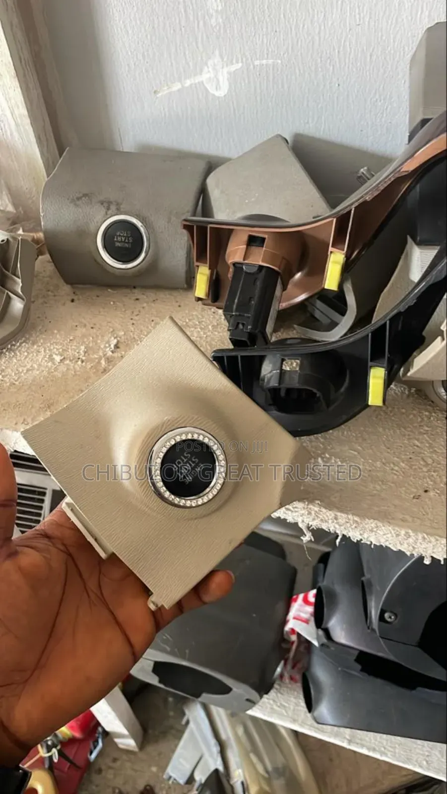 Thumb Starts Plastic And Button For Venza