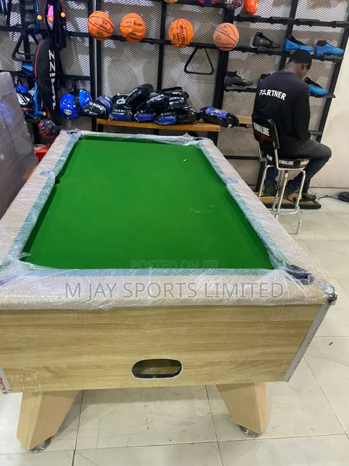 7ft Coin Operated Marble Snooker Board