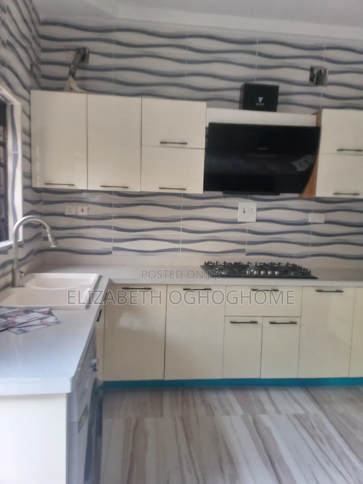3bdrm Block of Flats in Sangotedo for sale