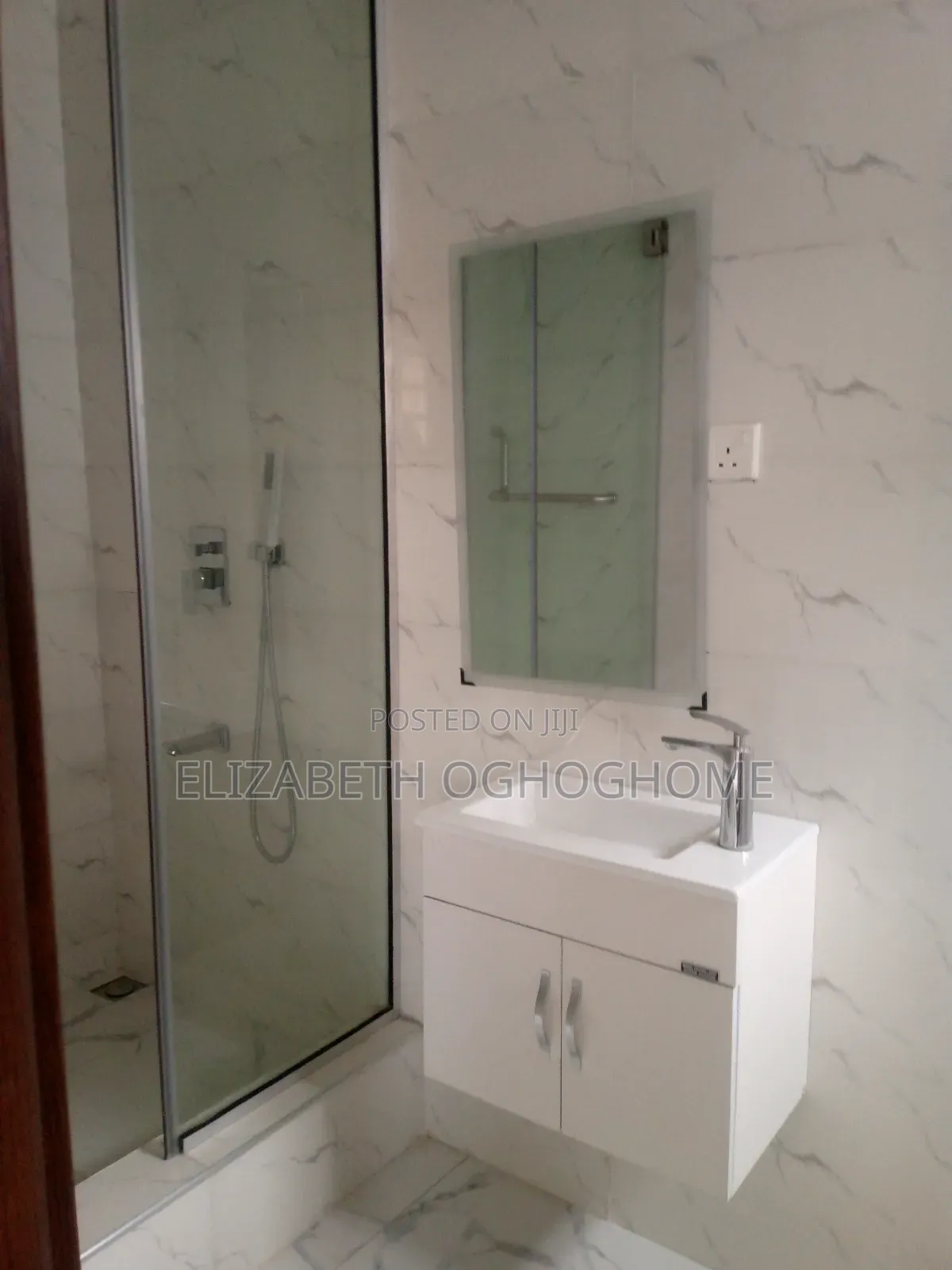 3bdrm Block of Flats in Sangotedo for sale