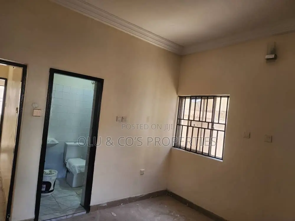 2bdrm Block of Flats in Durumi District for rent