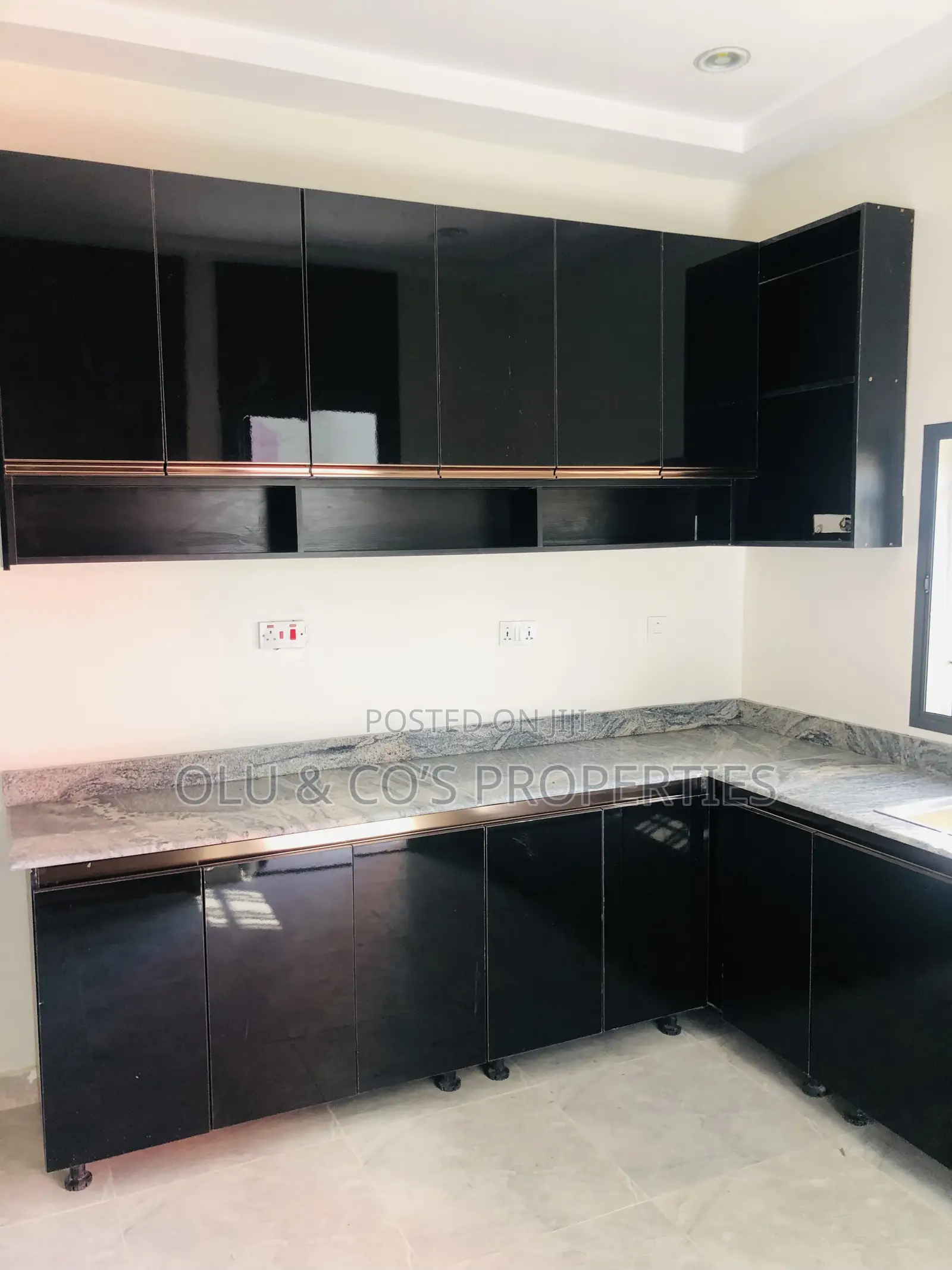 2bdrm Block of Flats in Lugbe Behind Dunamis for rent