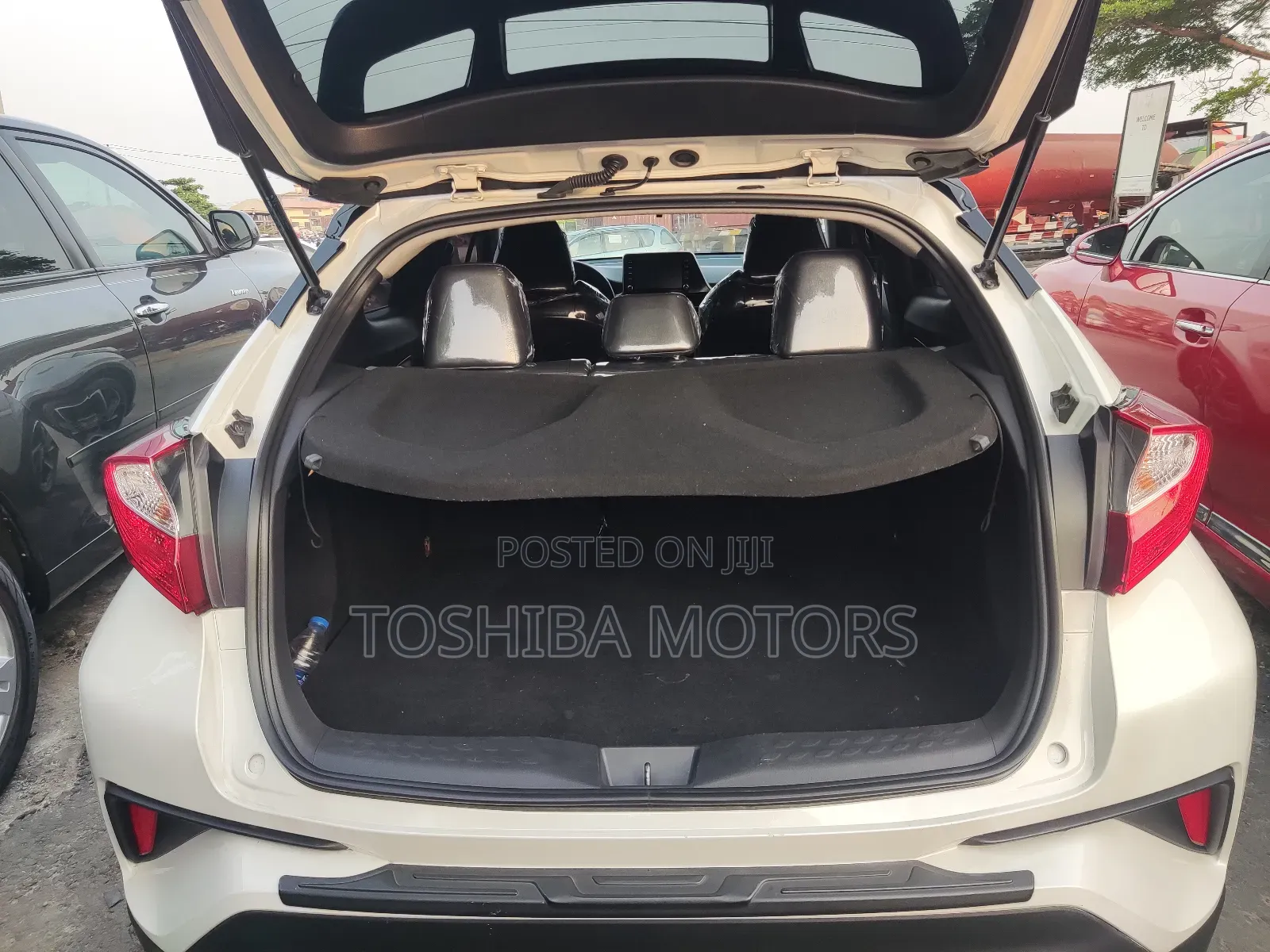 Toyota RAV4 Limited 2021 White