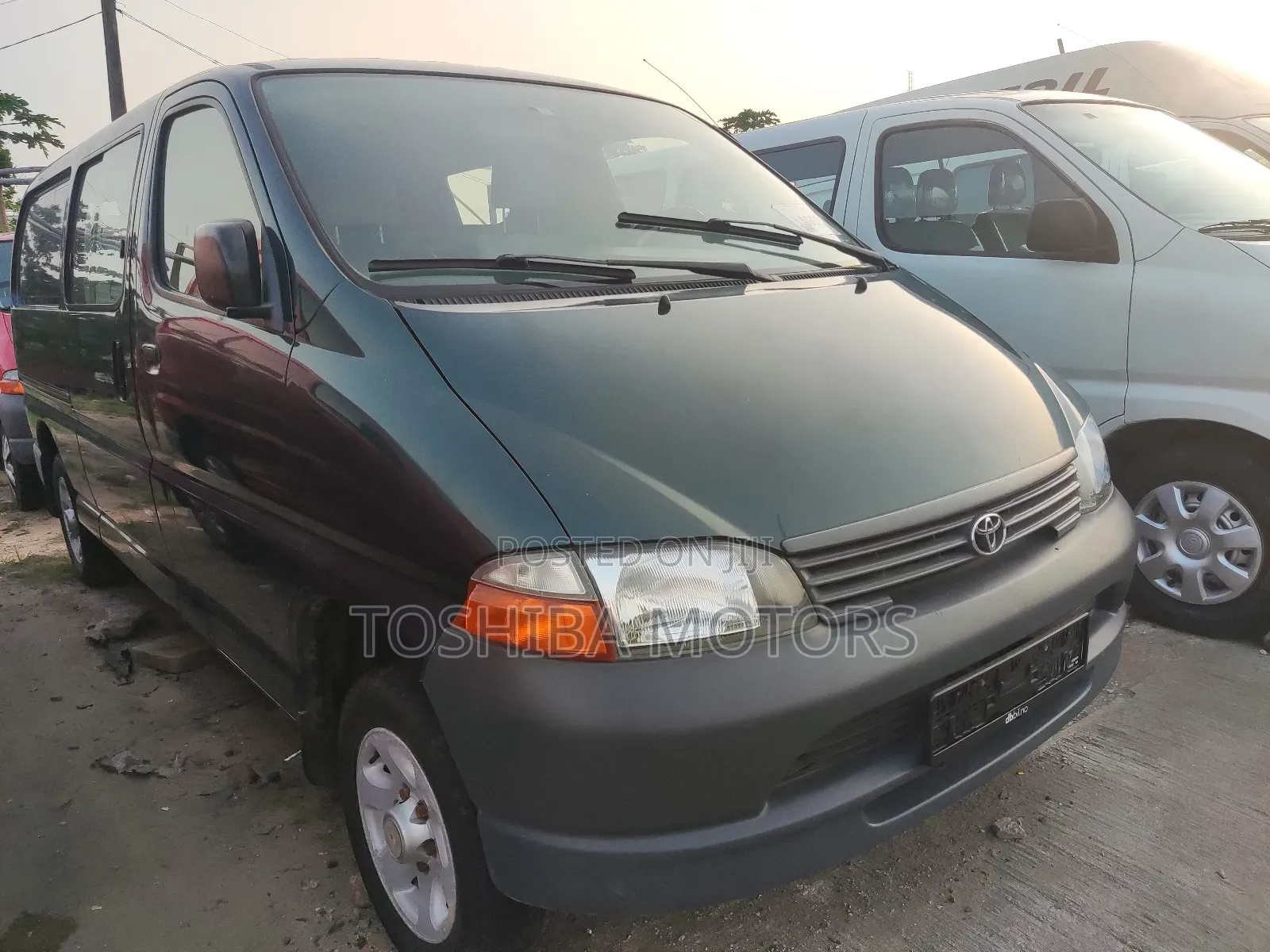 Toyota HiAce 2004 Blue