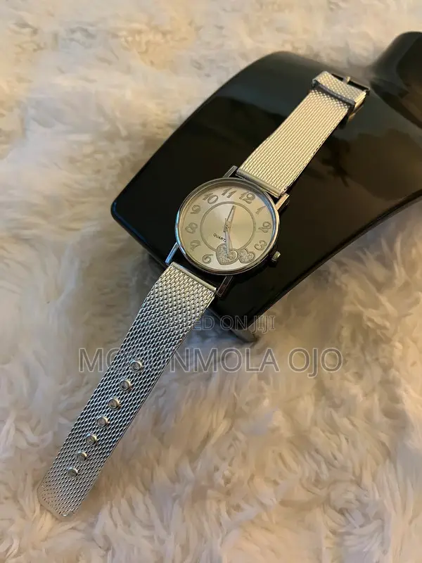 Ladies Analogue Wrist Watch