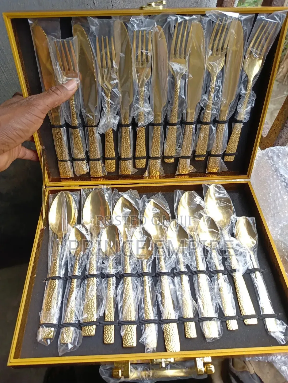 24-Piece Gold Cutlery Set Gift Box