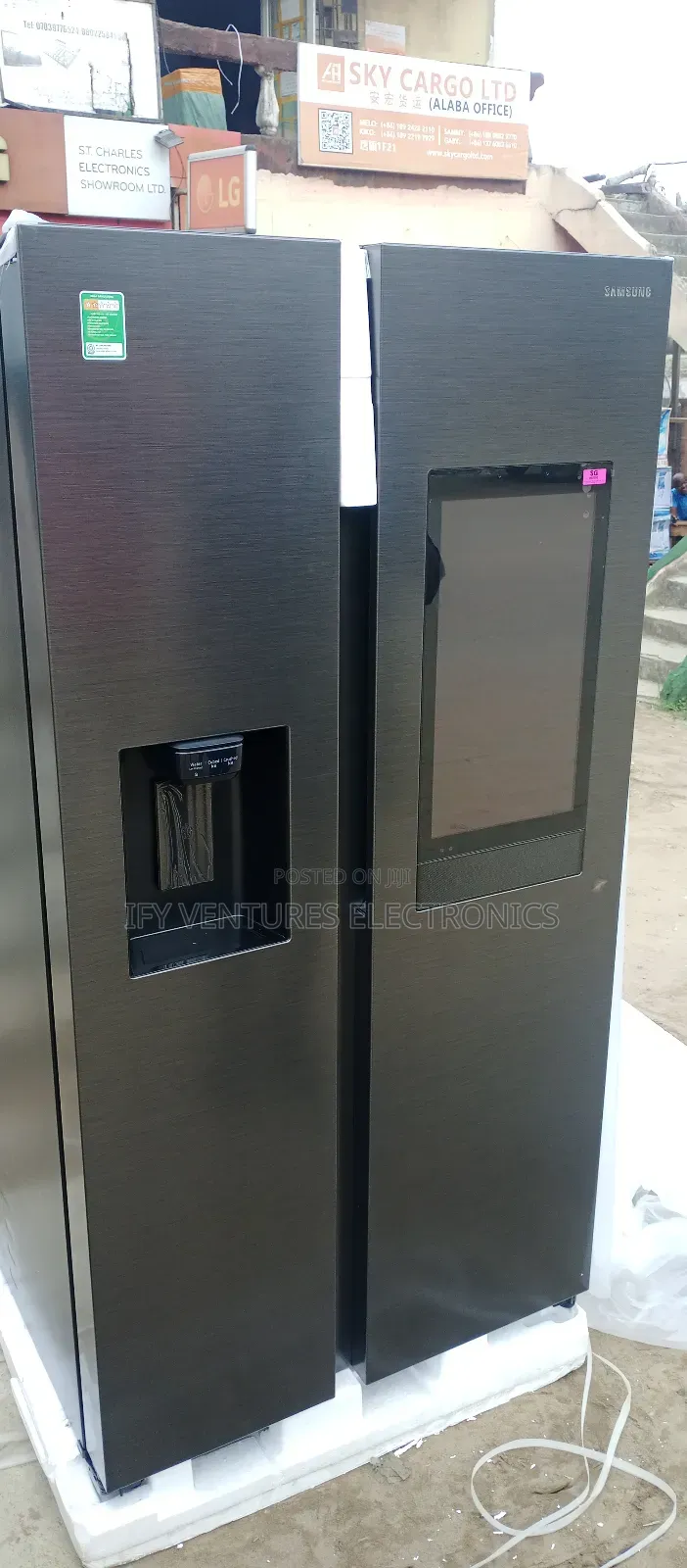 Samsung Side by Side Refrigerator With Ice Crush Display