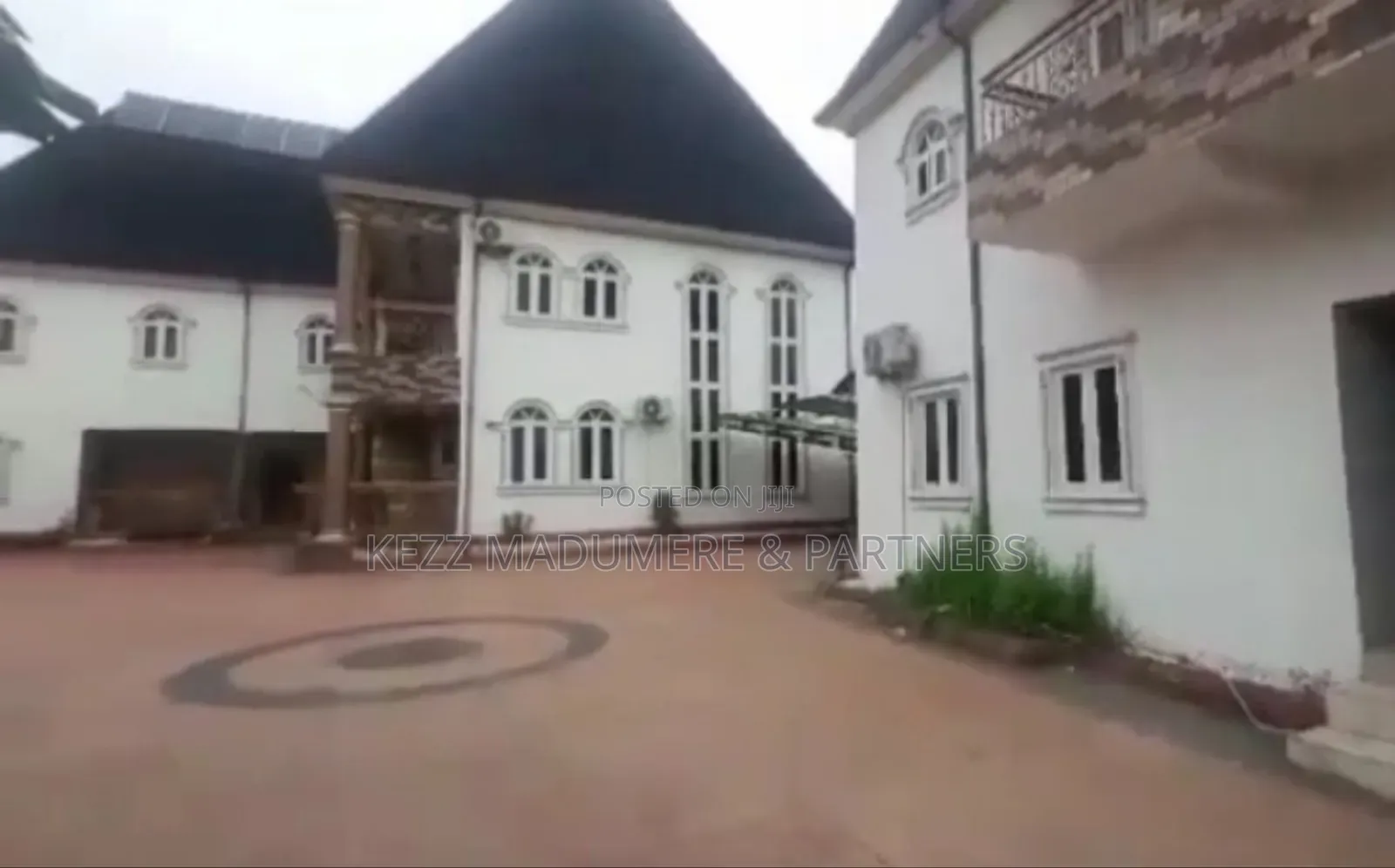 5bdrm Duplex in Gated Estate , Off for sale
