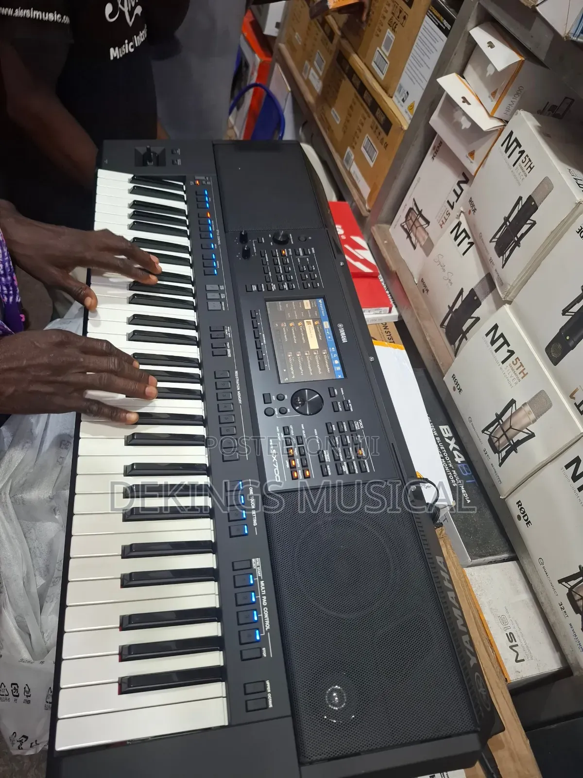 Yamaha PSR Sx720 Arranger Workstation Keyboard 61-Keys