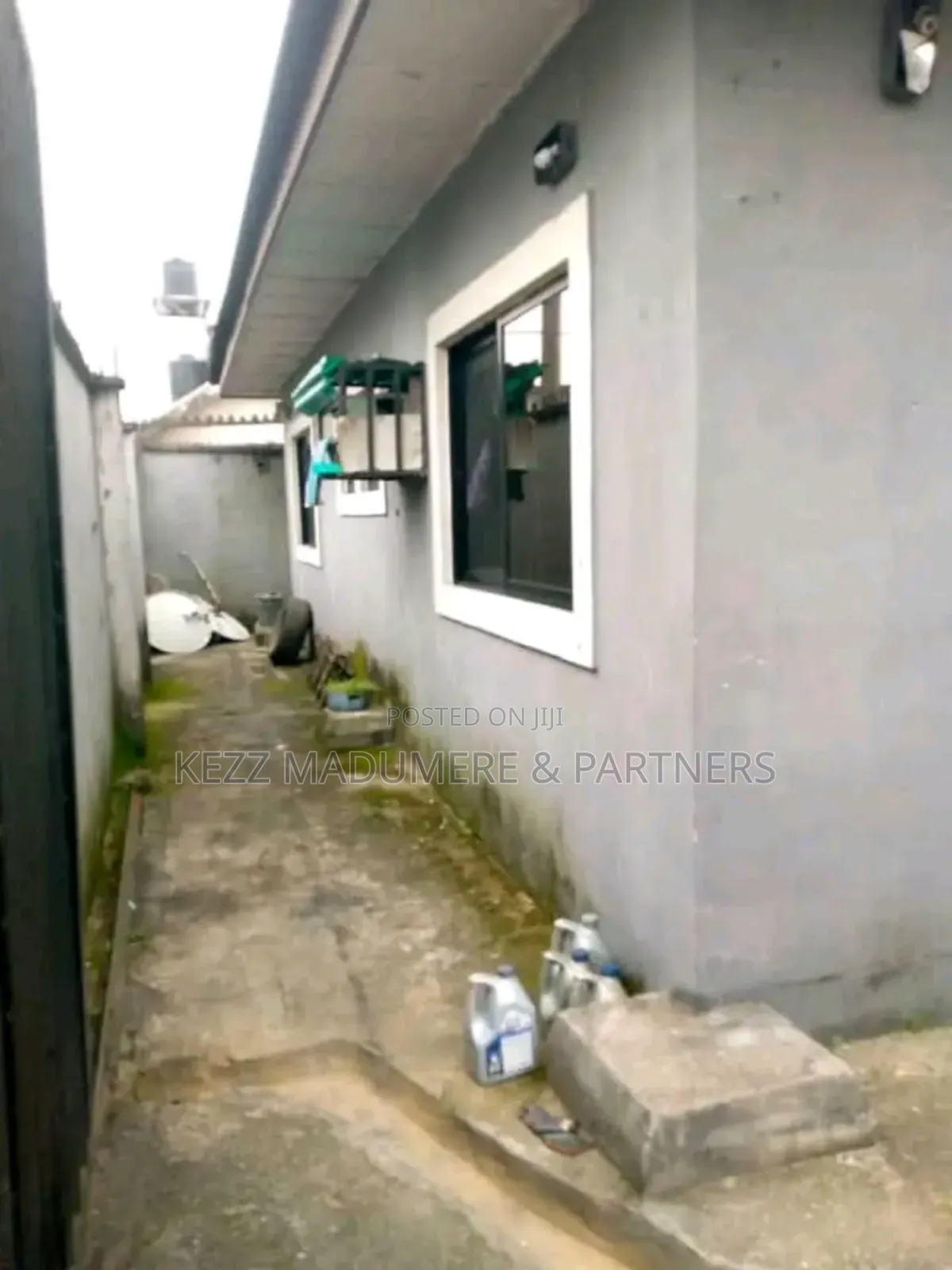 6bdrm Bungalow in Mgbeoba , Port for sale