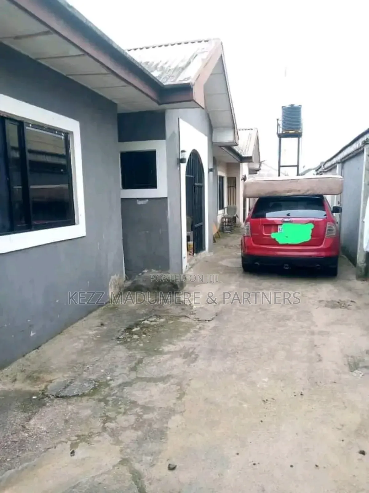 6bdrm Bungalow in Mgbeoba , Port for sale