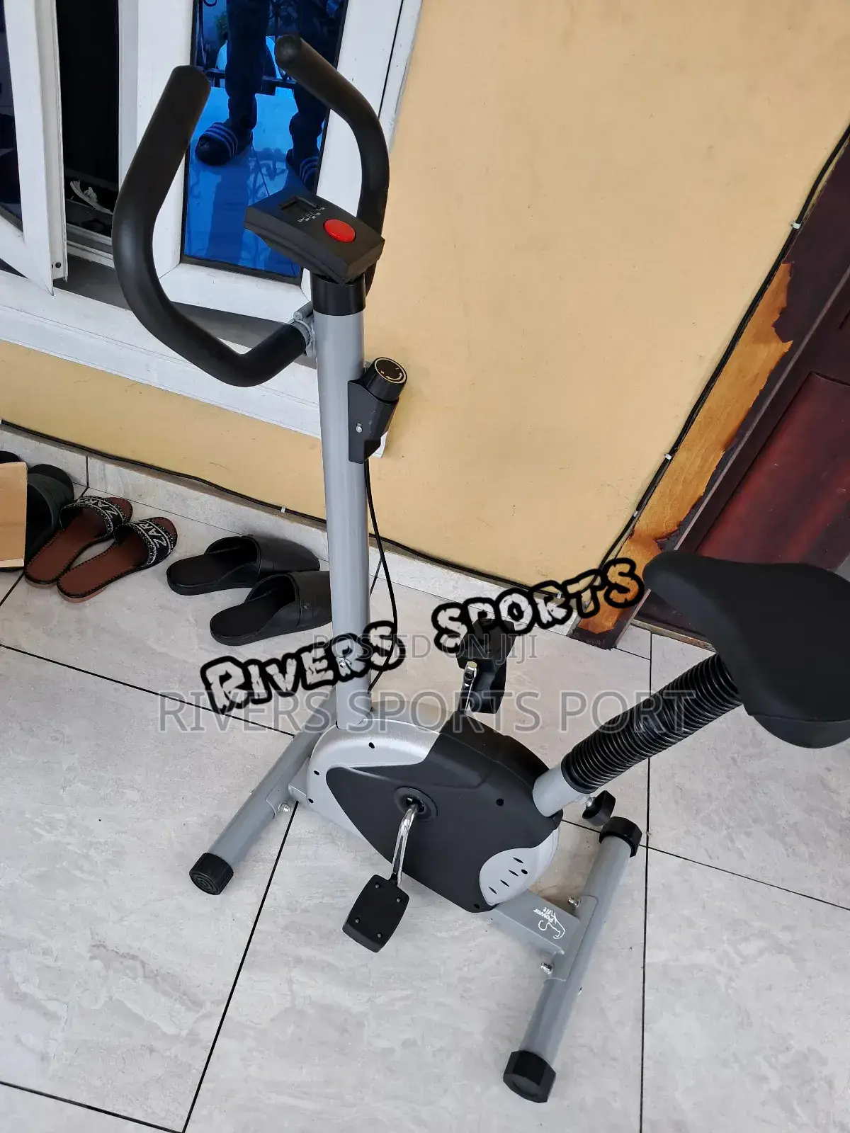 Led Display Indoor Fitness Stationary/Magnetic Exercise Bike